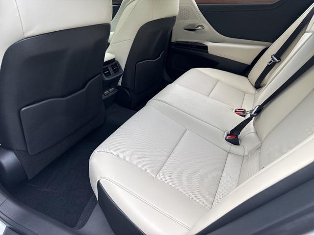 new 2025 Lexus ES 350 car, priced at $48,099