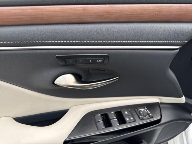 new 2025 Lexus ES 350 car, priced at $48,099