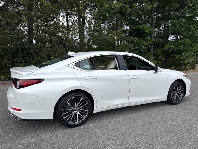new 2025 Lexus ES 350 car, priced at $48,099