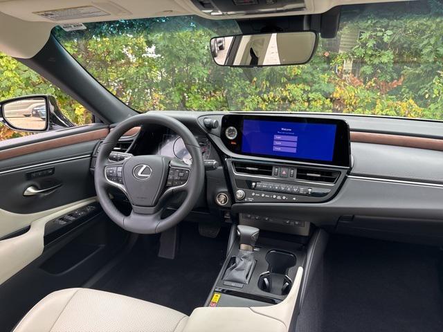 new 2025 Lexus ES 350 car, priced at $48,099