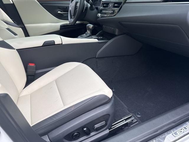 new 2025 Lexus ES 350 car, priced at $48,099