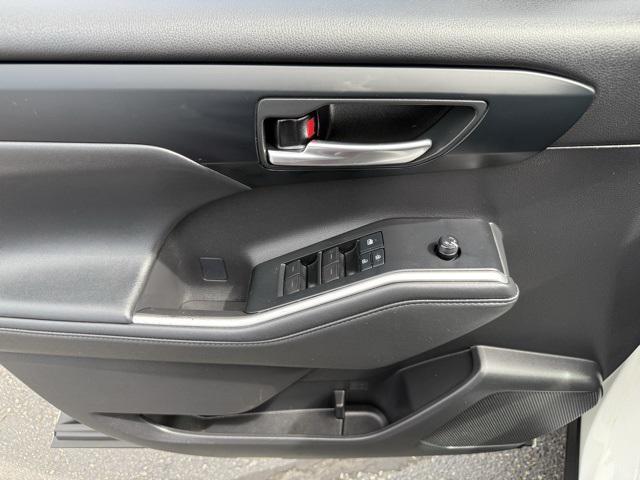 used 2021 Toyota Highlander car, priced at $37,228