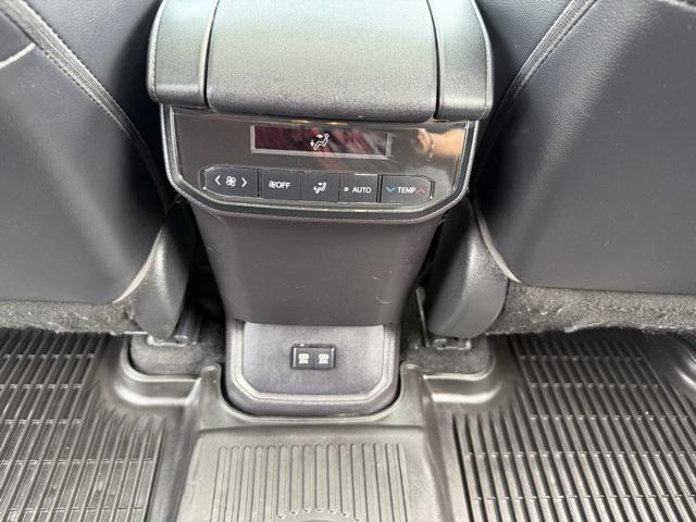 used 2021 Toyota Highlander car, priced at $36,158
