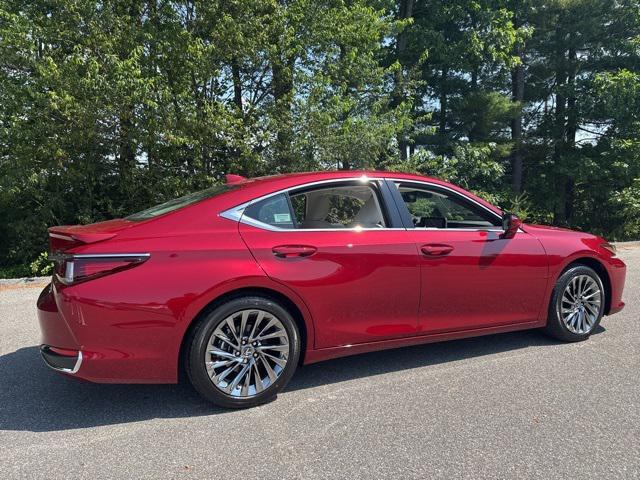 new 2025 Lexus ES 300h car, priced at $56,409