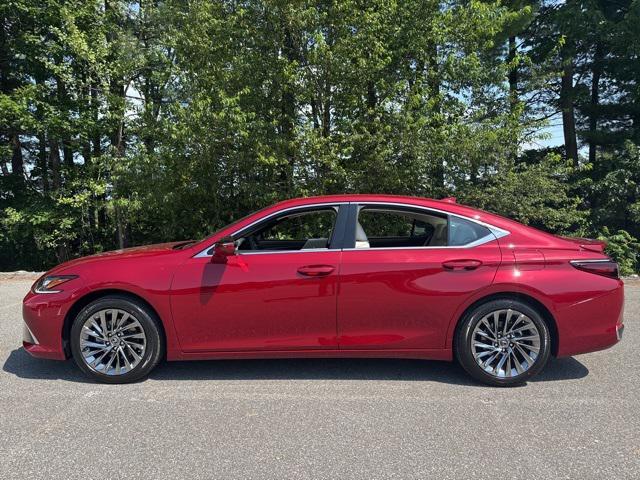 new 2025 Lexus ES 300h car, priced at $56,409