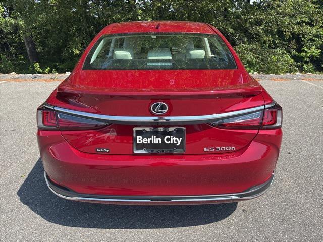 new 2025 Lexus ES 300h car, priced at $56,409