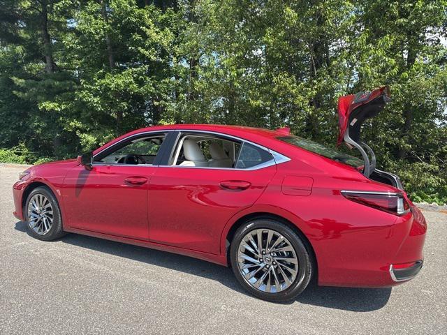 new 2025 Lexus ES 300h car, priced at $56,409