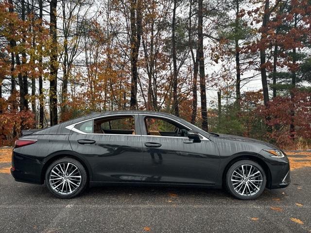 new 2025 Lexus ES 350 car, priced at $49,924