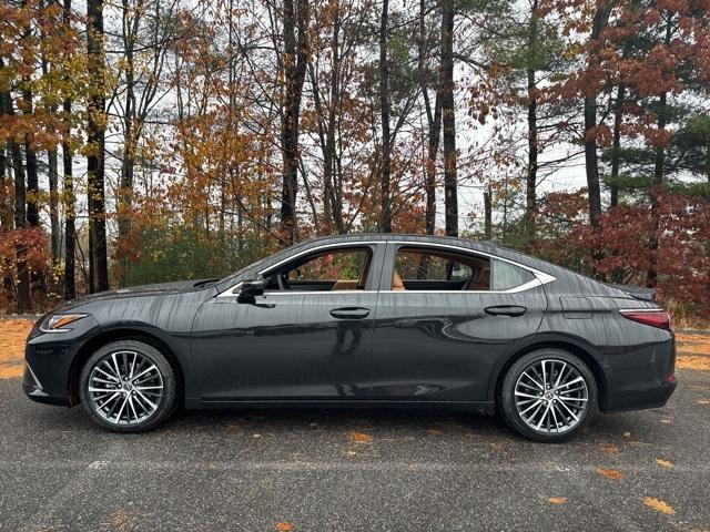 new 2025 Lexus ES 350 car, priced at $49,924