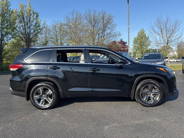 used 2018 Toyota Highlander car, priced at $30,532