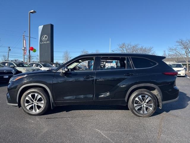 used 2021 Toyota Highlander car, priced at $31,098