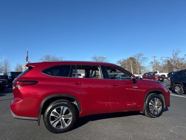 used 2021 Toyota Highlander Hybrid car, priced at $38,880