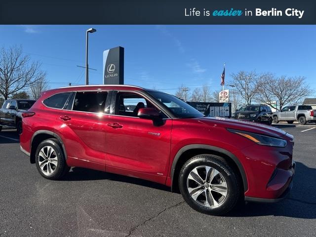 used 2021 Toyota Highlander Hybrid car, priced at $38,880