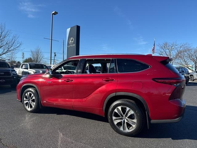 used 2021 Toyota Highlander Hybrid car, priced at $38,880