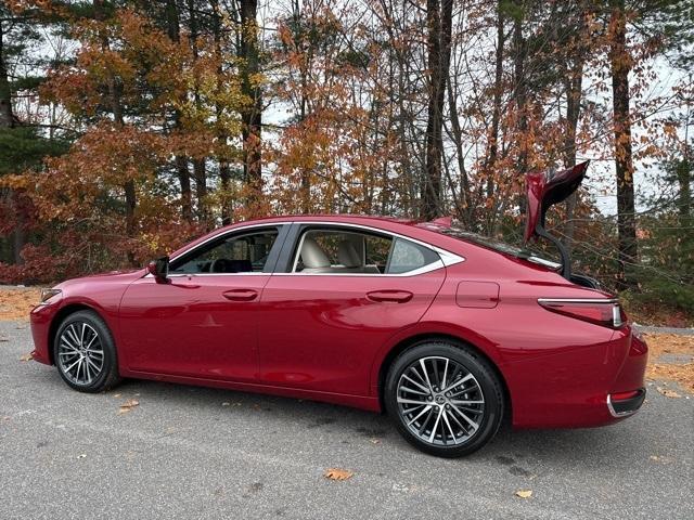 new 2025 Lexus ES 300h car, priced at $49,944