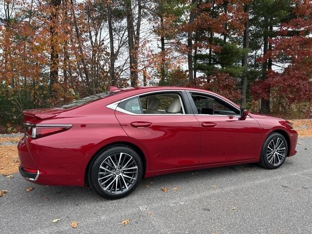 new 2025 Lexus ES 300h car, priced at $49,944