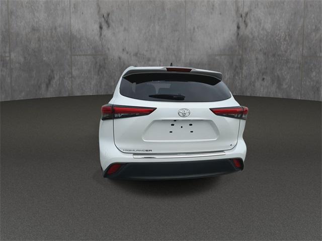 used 2022 Toyota Highlander car, priced at $29,788