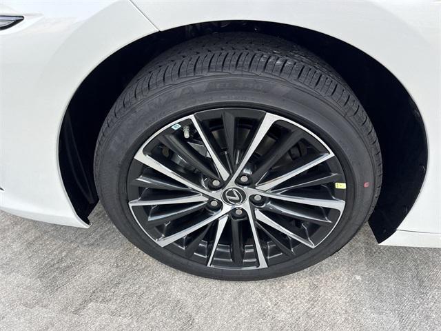 new 2025 Lexus ES 350 car, priced at $48,335