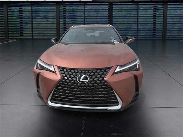 new 2025 Lexus UX 300h car, priced at $40,154