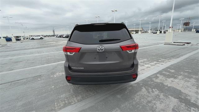 used 2018 Toyota Highlander car, priced at $21,888