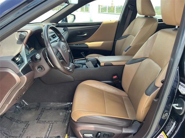 used 2019 Lexus ES 300h car, priced at $31,888