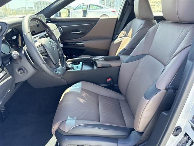 new 2025 Lexus ES 300h car, priced at $54,649