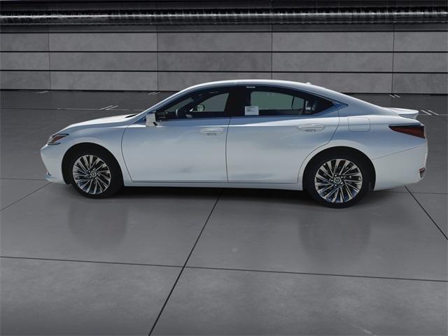 new 2025 Lexus ES 300h car, priced at $54,649