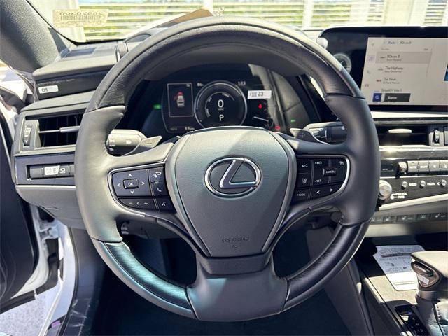 new 2025 Lexus ES 300h car, priced at $54,649