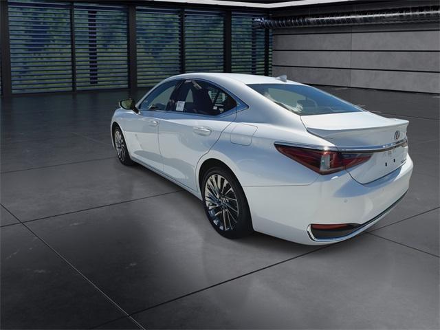 new 2025 Lexus ES 300h car, priced at $54,649