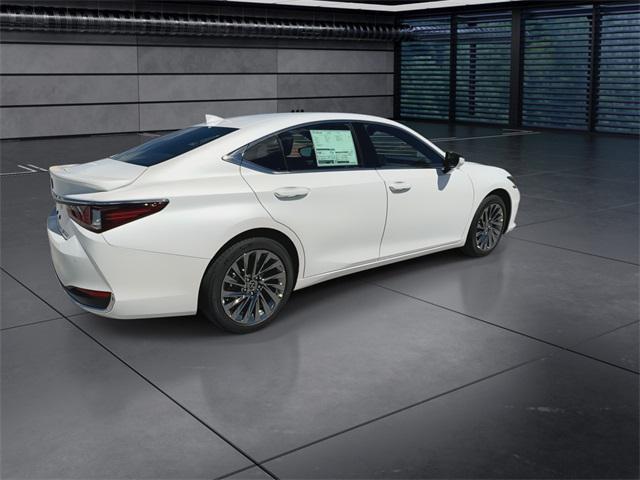 new 2025 Lexus ES 300h car, priced at $54,649