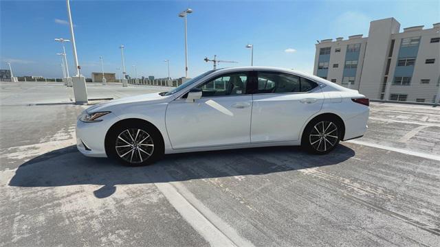 used 2022 Lexus ES 350 car, priced at $37,588