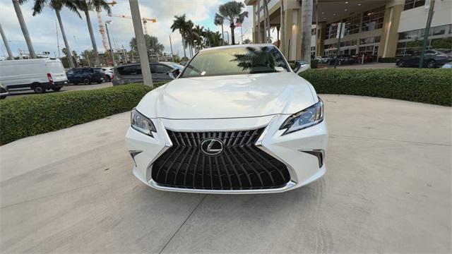 new 2025 Lexus ES 350 car, priced at $48,534