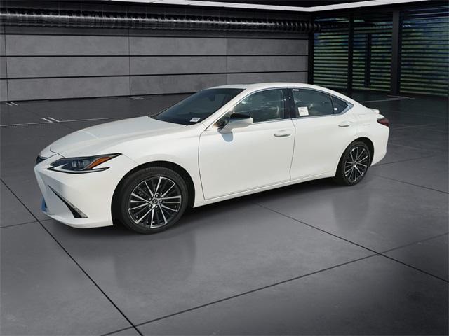 new 2025 Lexus ES 300h car, priced at $51,414