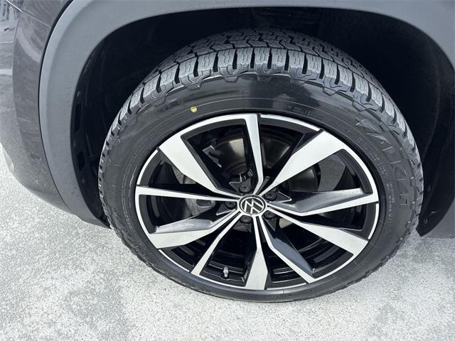 used 2024 Volkswagen Atlas car, priced at $39,988