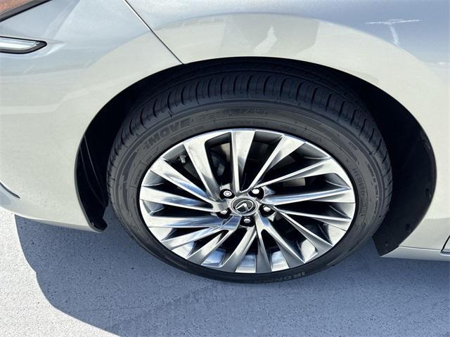 used 2023 Lexus ES 350 car, priced at $39,988