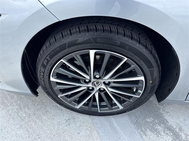 used 2022 Lexus ES 350 car, priced at $33,988