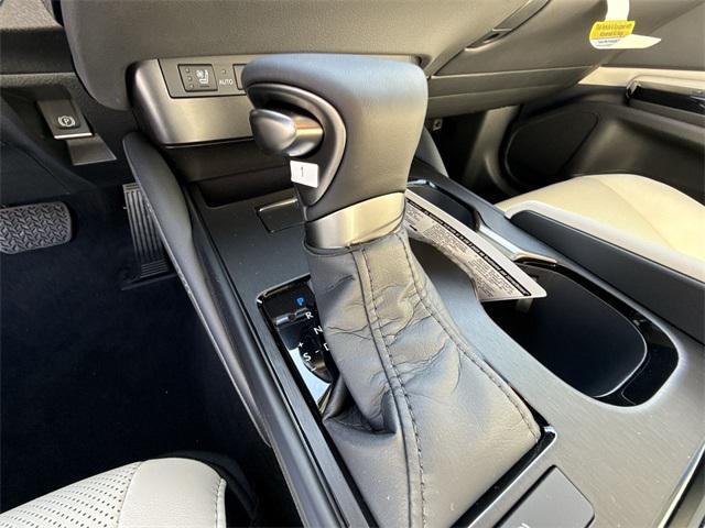 new 2025 Lexus ES 350 car, priced at $48,254