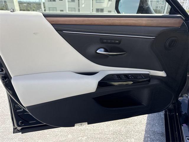 new 2025 Lexus ES 350 car, priced at $48,254