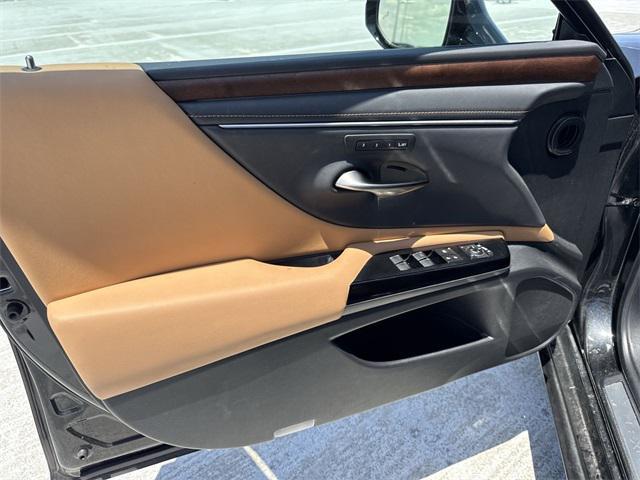 used 2024 Lexus ES 300h car, priced at $41,988