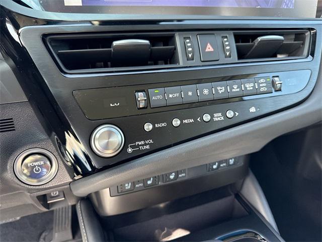 new 2025 Lexus ES 300h car, priced at $50,914
