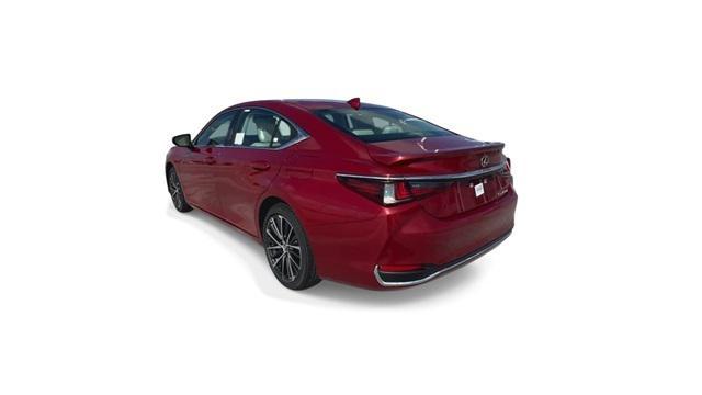 new 2024 Lexus ES 300h car, priced at $47,334