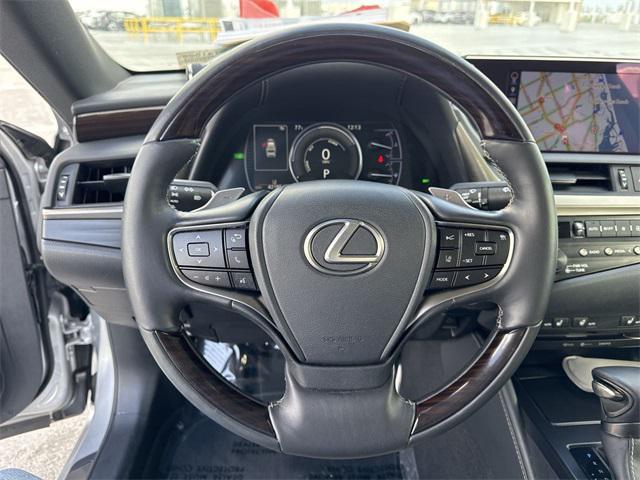 used 2019 Lexus ES 300h car, priced at $29,388