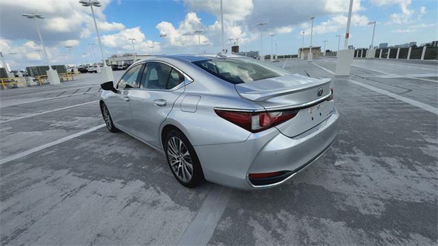 used 2019 Lexus ES 300h car, priced at $29,388