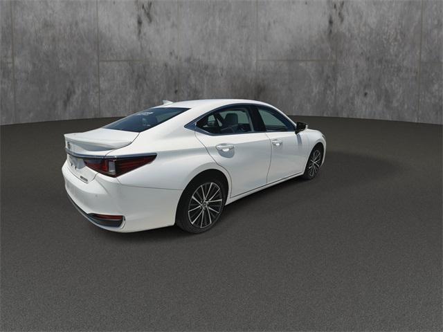 used 2024 Lexus ES 300h car, priced at $44,588