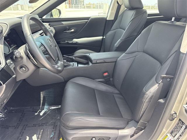 used 2023 Lexus ES 300h car, priced at $40,788