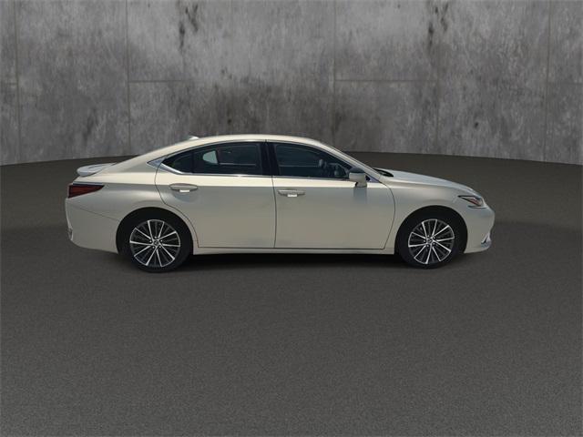 used 2023 Lexus ES 300h car, priced at $40,788