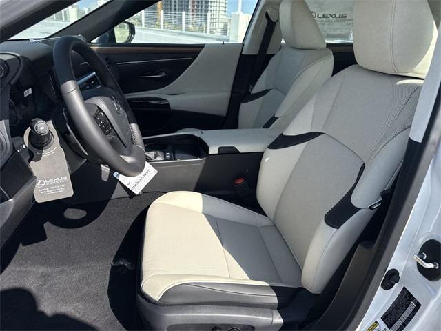 new 2025 Lexus ES 300h car, priced at $51,314