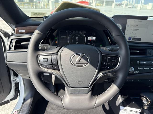 new 2025 Lexus ES 300h car, priced at $51,314