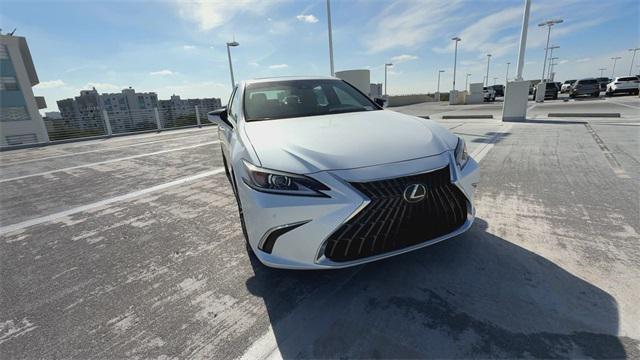 new 2025 Lexus ES 350 car, priced at $47,165