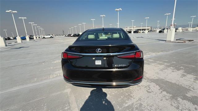 used 2022 Lexus ES 300h car, priced at $39,588